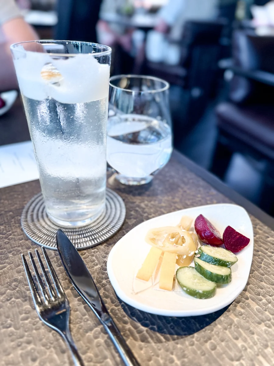 Drinks and table setting at FYN